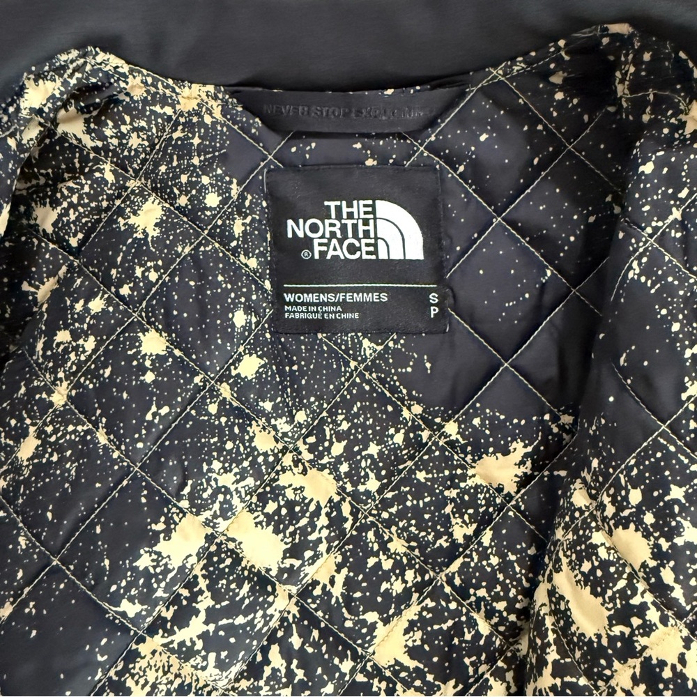The North Face® Barstol Puffer Bomber Jacket - Picture 8 of 8